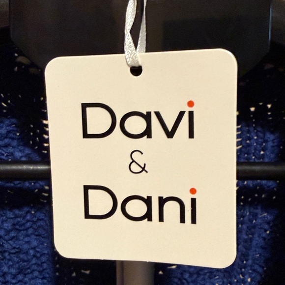 DAVI & DANI Cable Navy Knit Vest with White Trim​ - Picture 3 of 10